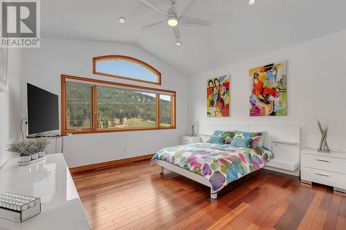 20911 Garnet Valley Road, Summerland, BC - Indoor Photo Showing Bedroom