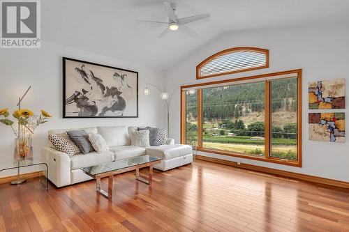 20911 Garnet Valley Road, Summerland, BC - Indoor Photo Showing Living Room