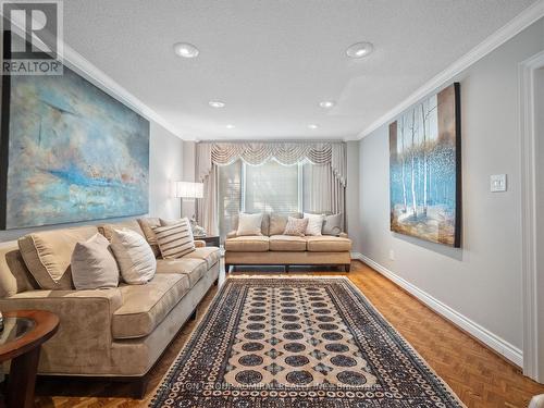 110 Summerdale Drive, Markham, ON - Indoor Photo Showing Living Room