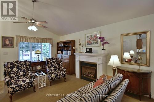 5 Shannon Court, Collingwood, ON - Indoor Photo Showing Living Room With Fireplace