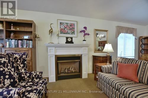 5 Shannon Court, Collingwood, ON - Indoor Photo Showing Living Room With Fireplace