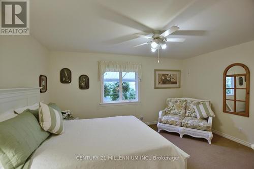 5 Shannon Court, Collingwood, ON - Indoor Photo Showing Bedroom