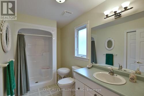 5 Shannon Court, Collingwood, ON - Indoor Photo Showing Bathroom