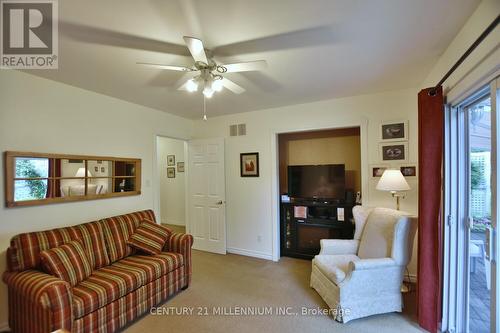 5 Shannon Court, Collingwood, ON - Indoor Photo Showing Living Room