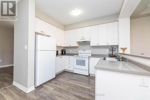 41 Phyllis Drive, Caledon, ON - Indoor Photo Showing Kitchen With Double Sink