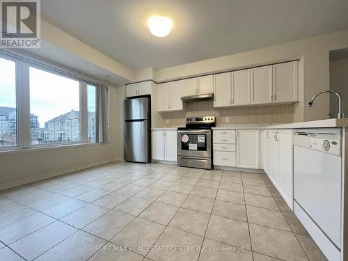 33 - 3050 Erin Centre Boulevard, Mississauga, ON - Indoor Photo Showing Kitchen With Stainless Steel Kitchen