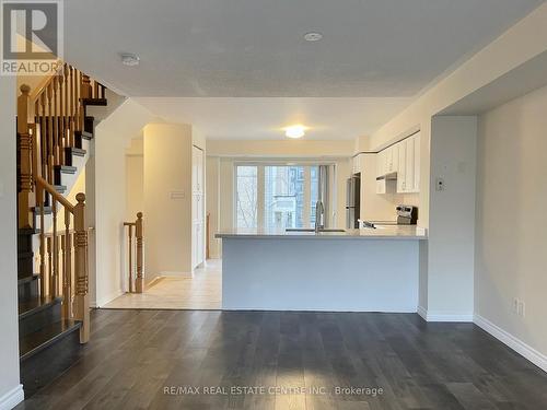 33 - 3050 Erin Centre Boulevard, Mississauga, ON - Indoor Photo Showing Kitchen