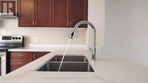 33 - 3050 Erin Centre Boulevard, Mississauga (Churchill Meadows), ON - Indoor Photo Showing Kitchen With Double Sink