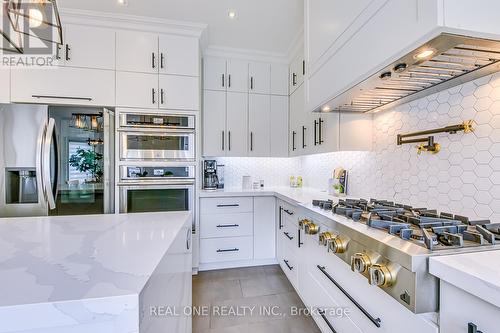 1299 Bayshire Drive, Oakville, ON - Indoor Photo Showing Kitchen With Upgraded Kitchen