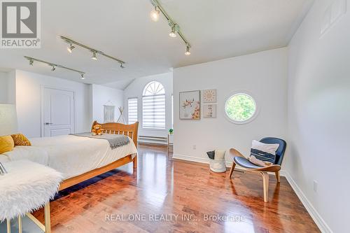 1299 Bayshire Drive, Oakville (Iroquois Ridge North), ON - Indoor Photo Showing Bedroom