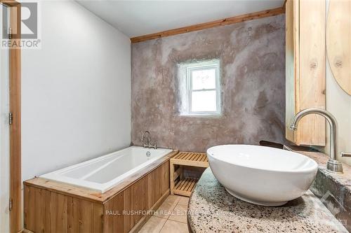 312 David Manchester Road, Ottawa, ON - Indoor Photo Showing Bathroom