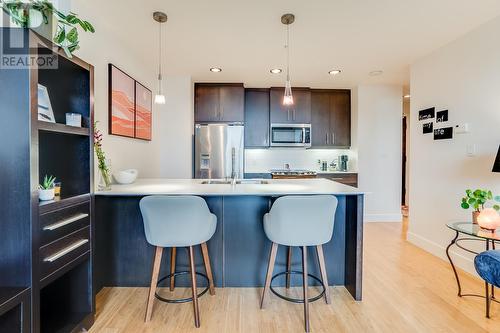 2040 Springfield Road Unit# 410, Kelowna, BC - Indoor Photo Showing Kitchen With Stainless Steel Kitchen With Upgraded Kitchen