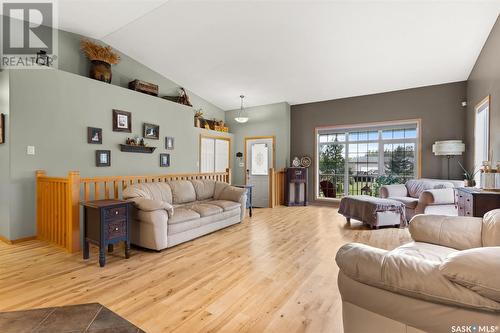 44 Fernwood Street, White City, SK - Indoor Photo Showing Living Room