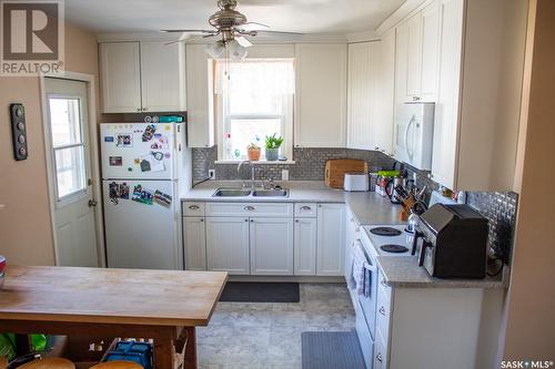 208 Stovel Avenue E, Melfort, SK - Indoor Photo Showing Kitchen