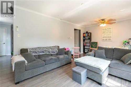 186 Downsview Drive, Saint John, NB - Indoor Photo Showing Living Room