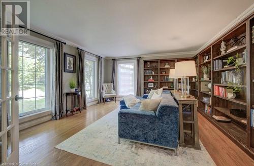 617 Rosebriar Court, Waterloo, ON - Indoor Photo Showing Living Room