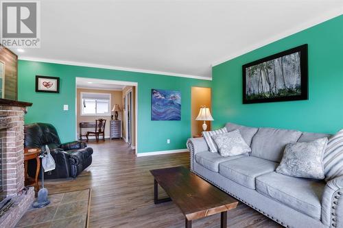 132 Fennell Crescent, Cornwall, ON - Indoor Photo Showing Living Room