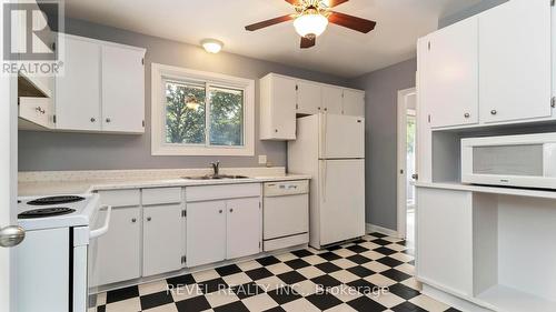 1165 Melsandra Avenue, London, ON - Indoor Photo Showing Kitchen With Double Sink