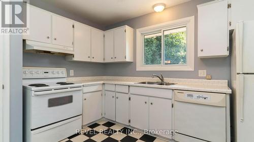 1165 Melsandra Avenue, London, ON - Indoor Photo Showing Kitchen With Double Sink