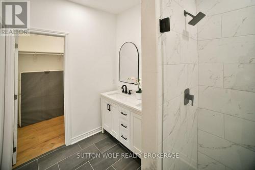 28 Concord Street, Strathroy-Caradoc (Se), ON - Indoor Photo Showing Bathroom