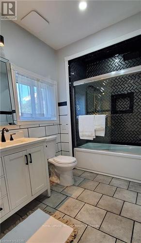 11051 Boundary Line, Chatham-Kent (Chatham), ON - Indoor Photo Showing Bathroom