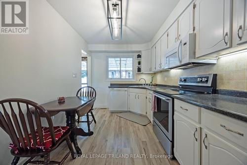 35 Bonnie Place, St. Thomas, ON - Indoor Photo Showing Kitchen