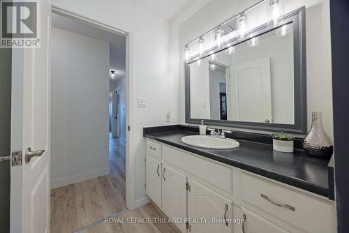 35 Bonnie Place, St. Thomas, ON - Indoor Photo Showing Bathroom