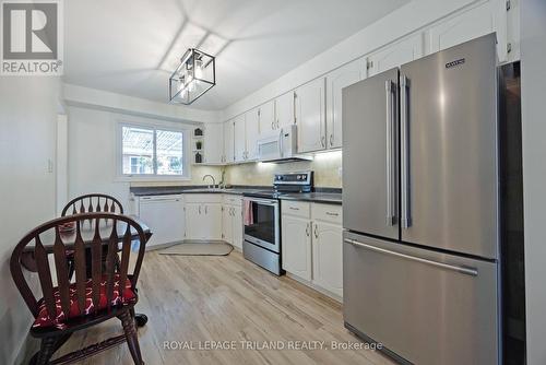 35 Bonnie Place, St. Thomas, ON - Indoor Photo Showing Kitchen