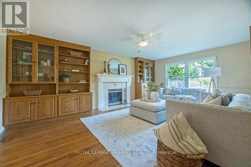 18 Paisley Street, London, ON - Indoor Photo Showing Living Room With Fireplace