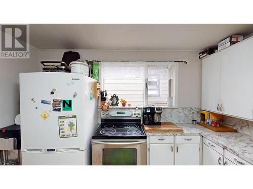 113 8Th  S Avenue, Cranbrook, BC - Indoor Photo Showing Kitchen