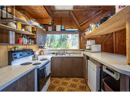 6602 3A Highway, Nelson, BC - Indoor Photo Showing Kitchen With Double Sink