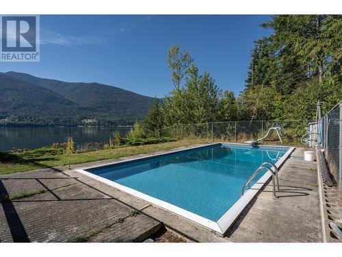 6602  3A Highway, Nelson, BC - Outdoor With In Ground Pool With Backyard