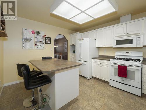 3054 Bernard Road, Prince George, BC - Indoor Photo Showing Kitchen