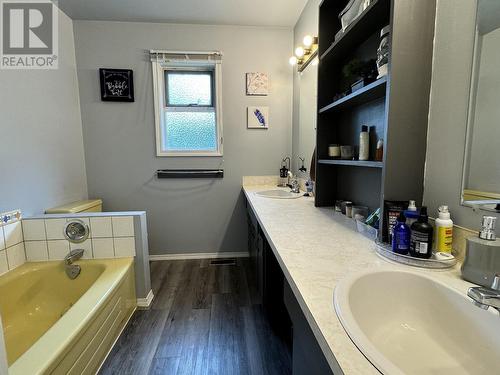 4818 Soucie Avenue, Terrace, BC - Indoor Photo Showing Bathroom