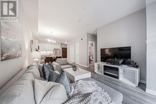 228 - 216 Oak Park Boulevard, Oakville (Uptown Core), ON - Indoor Photo Showing Living Room