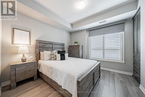 228 - 216 Oak Park Boulevard, Oakville, ON - Indoor Photo Showing Bedroom