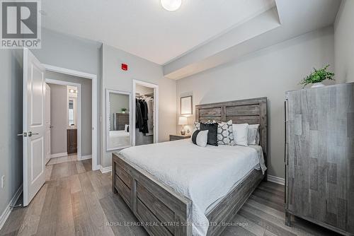 228 - 216 Oak Park Boulevard, Oakville (Uptown Core), ON - Indoor Photo Showing Bedroom