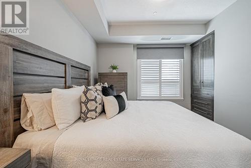 228 - 216 Oak Park Boulevard, Oakville, ON - Indoor Photo Showing Bedroom