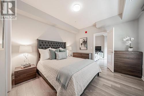 228 - 216 Oak Park Boulevard, Oakville (Uptown Core), ON - Indoor Photo Showing Bedroom