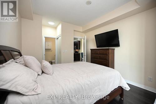 718 - 225 Webb Drive, Mississauga, ON - Indoor Photo Showing Bedroom