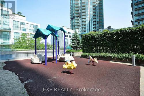 718 - 225 Webb Drive, Mississauga (City Centre), ON - Outdoor