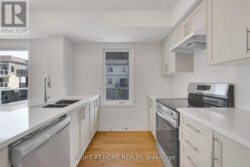 2D Lookout Drive, Clarington (Bowmanville), ON - Indoor Photo Showing Kitchen With Double Sink