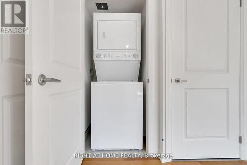 2D Lookout Drive, Clarington (Bowmanville), ON - Indoor Photo Showing Laundry Room