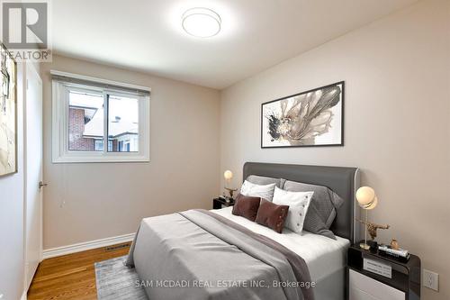 2211 Corsair Road, Mississauga, ON - Indoor Photo Showing Bedroom