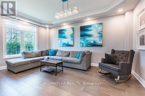 4991 Middlesex Gate, Mississauga (Churchill Meadows), ON - Indoor Photo Showing Living Room