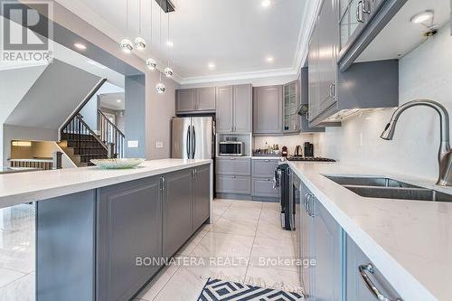 4991 Middlesex Gate, Mississauga (Churchill Meadows), ON - Indoor Photo Showing Kitchen With Double Sink With Upgraded Kitchen