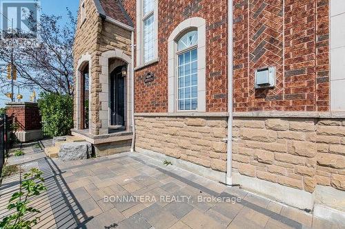 4991 Middlesex Gate, Mississauga (Churchill Meadows), ON - Outdoor