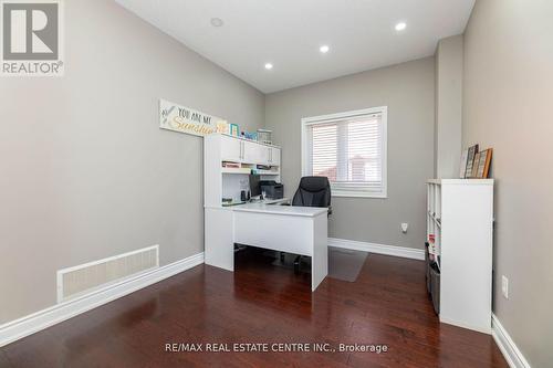 4 Louvain Drive, Brampton (Vales Of Castlemore North), ON - Indoor