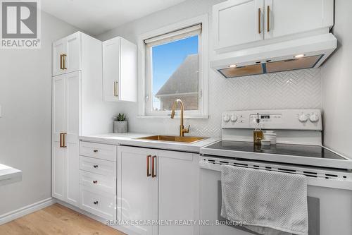 280 Montrose Avenue, Hamilton, ON - Indoor Photo Showing Kitchen