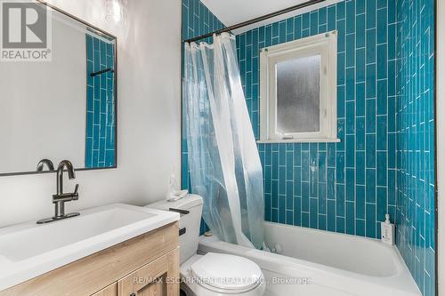 280 Montrose Avenue, Hamilton, ON - Indoor Photo Showing Bathroom